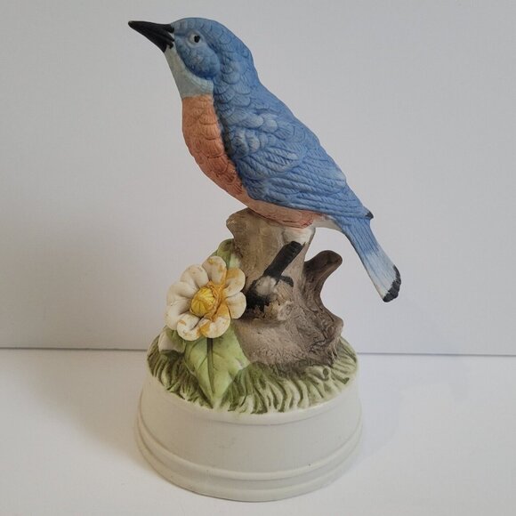 Mann 1982 Robin Bird with Flowers Music Box Milano Porcelain Vintage - Picture 1 of 9